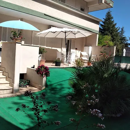 Casa Di Tina Guest house